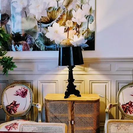 Luxueux Avec Veranda, Centre-ville Apartment *