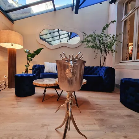 Apartment Luxueux Avec Veranda, Centre-ville